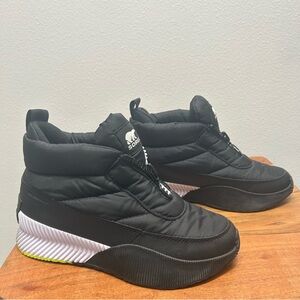 Sorel puffer boots waterproof women’s size 7